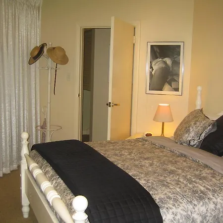 The Gallery Bed And Breakfast-2